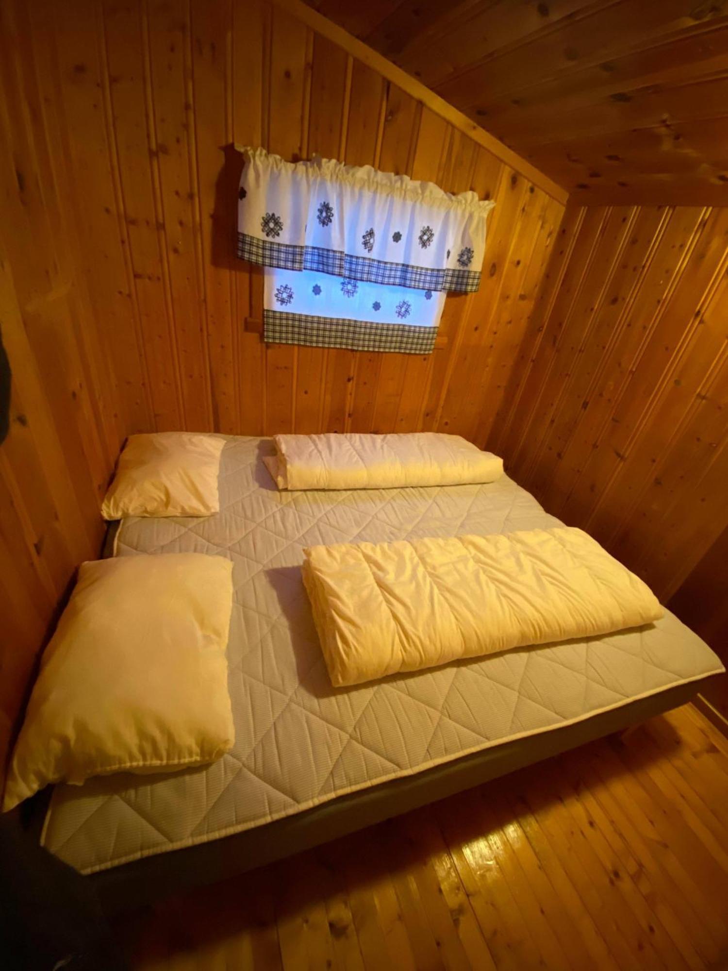 Nydelig Perle Pa Naturskjonne Buvassbrenna, Holiday home *